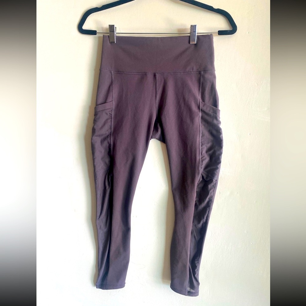 Fabletics Set 2 pc. Leggings and shirt  Size Small |